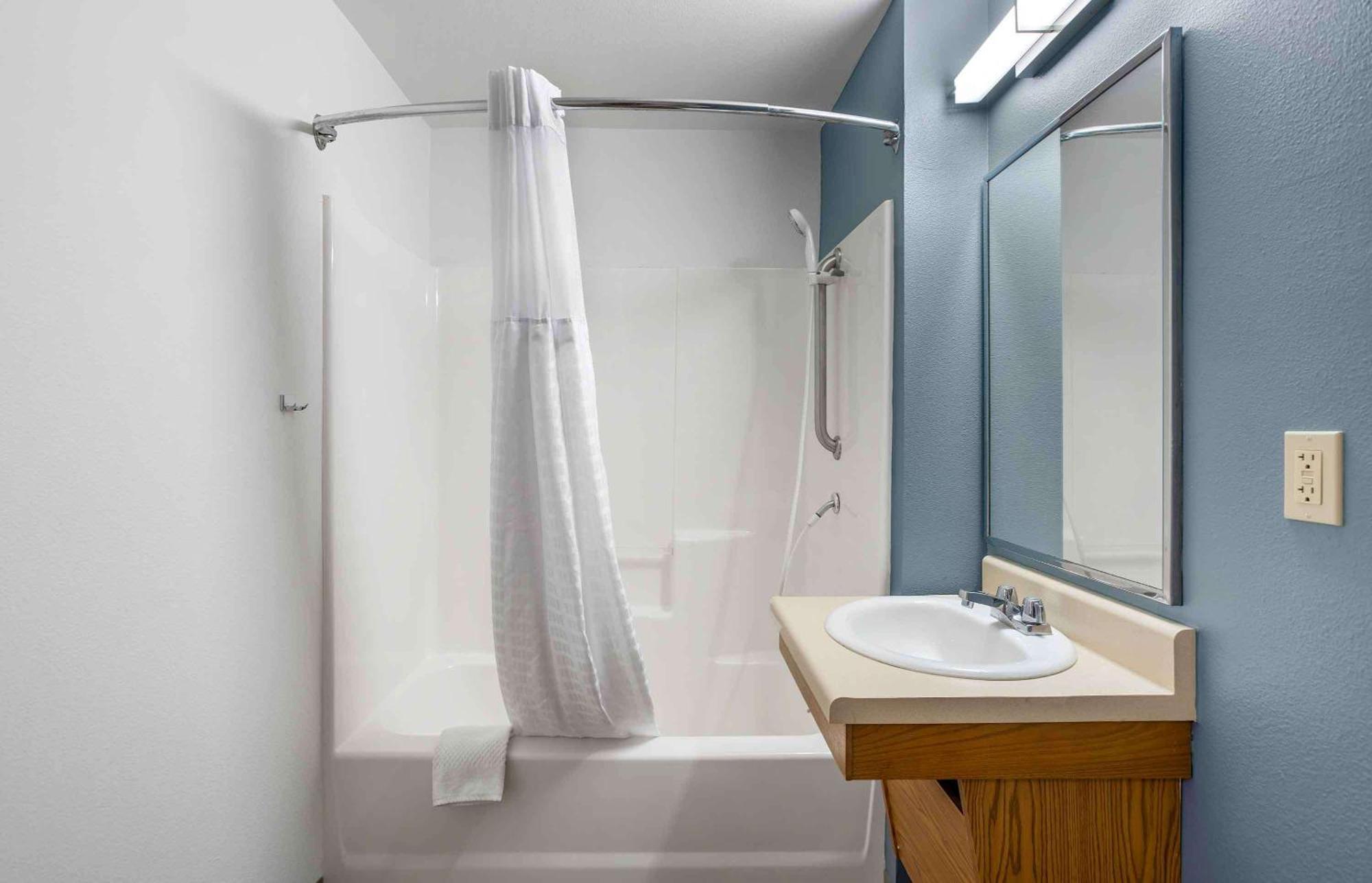 Extended Stay America Select Suites - Kalamazoo - West Екстер'єр фото