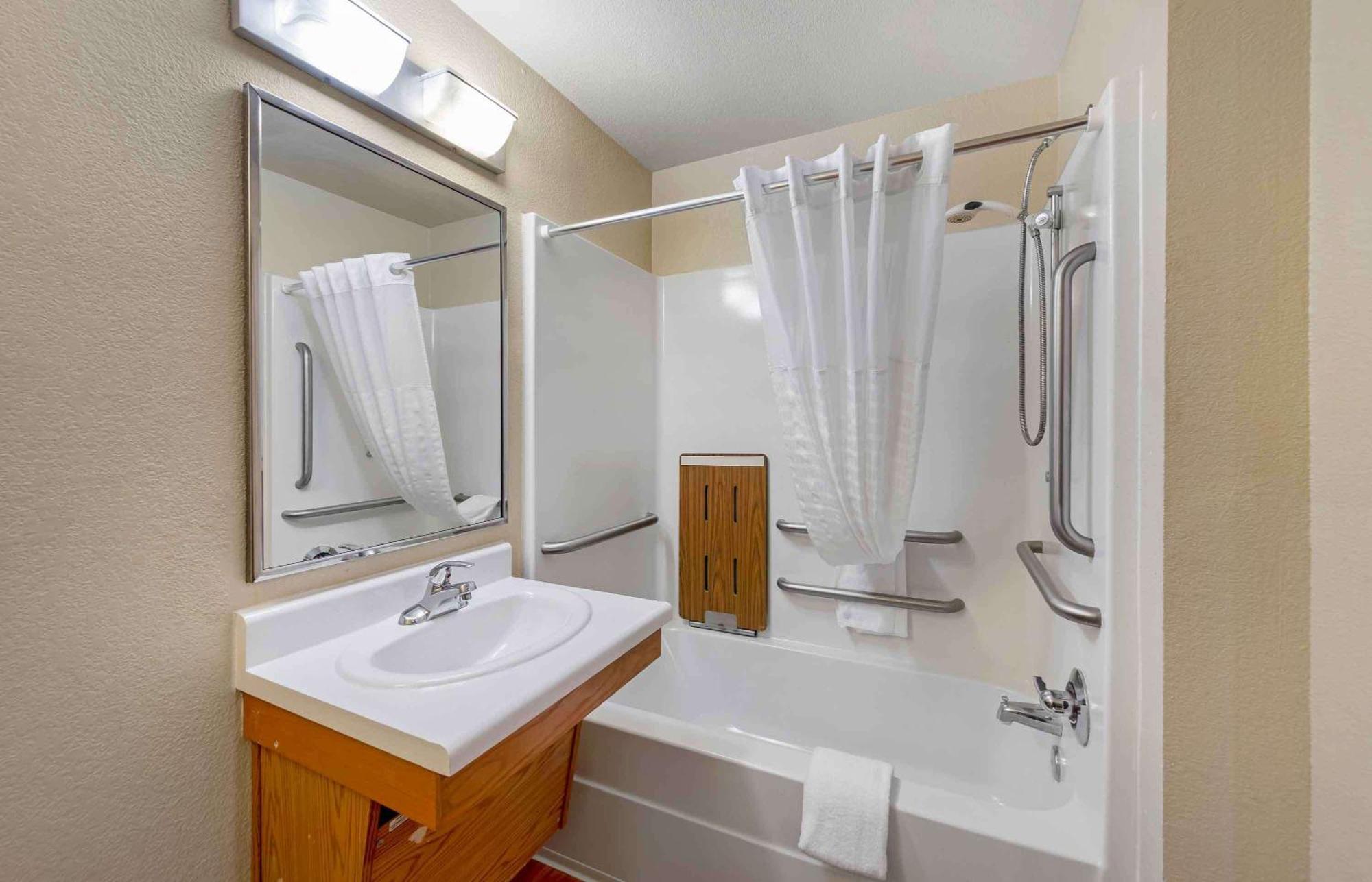 Extended Stay America Select Suites - Kalamazoo - West Екстер'єр фото
